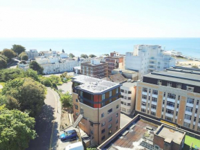 THE PAD by the beach Penthouse apartment with sunset and city views